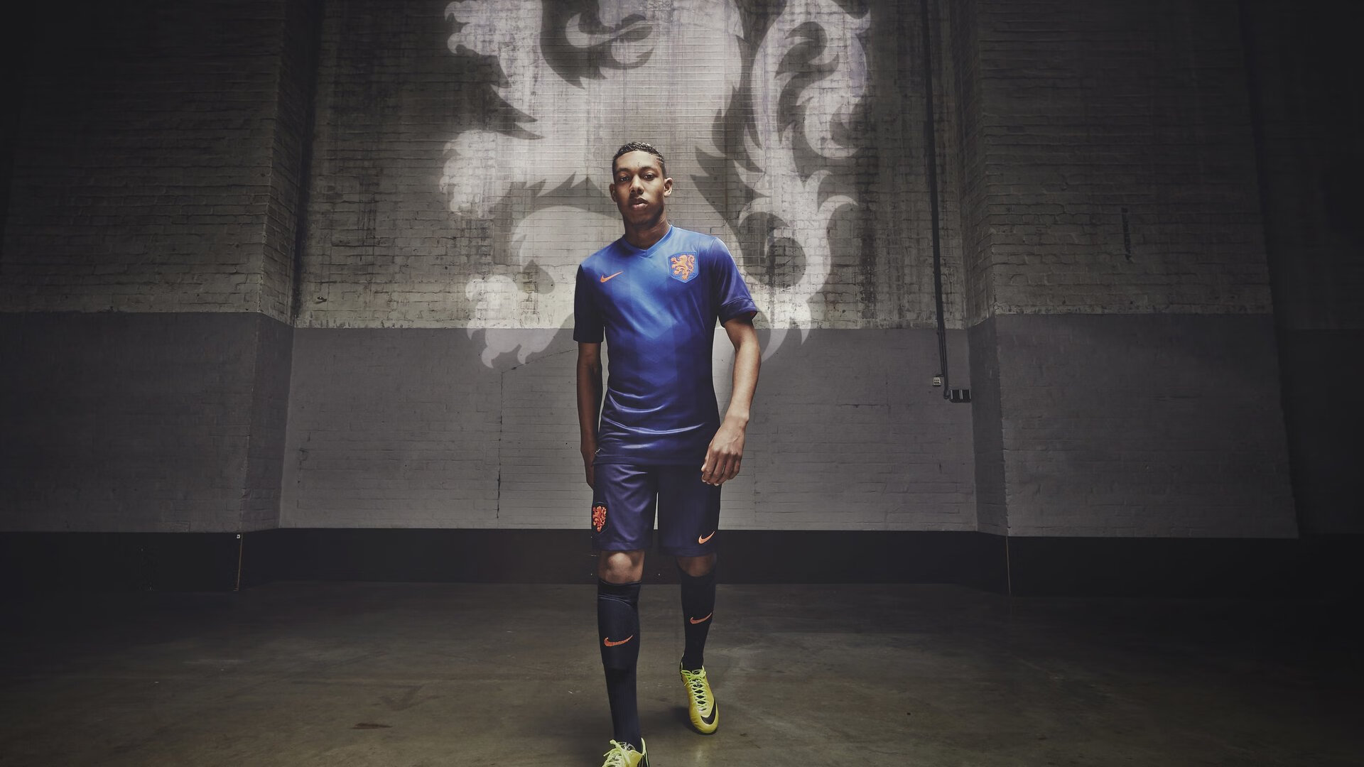 开云APP-凯塞多诠释何为中场大脑！多特蒙德碾压芬兰，德甲劲旅的欧战正名之战